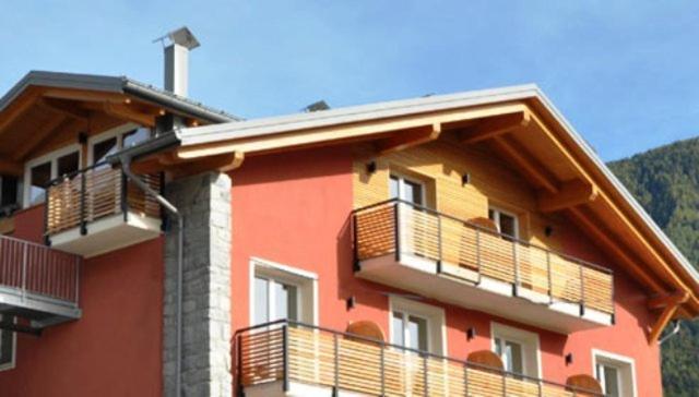 Hotel Gran Vacanze Rooms & Apartments Dimaro Exteriör bild
