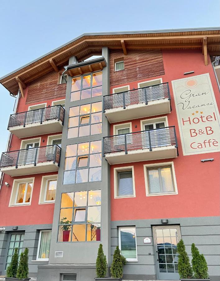 Hotel Gran Vacanze Rooms & Apartments Dimaro Exteriör bild
