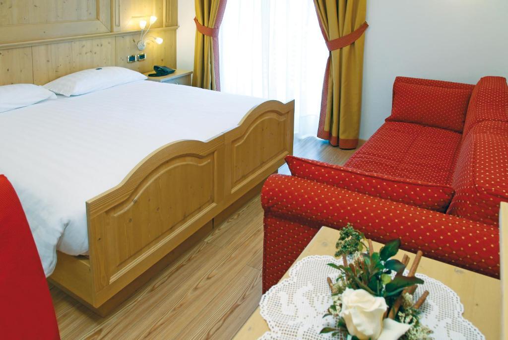 Hotel Gran Vacanze Rooms & Apartments Dimaro Exteriör bild