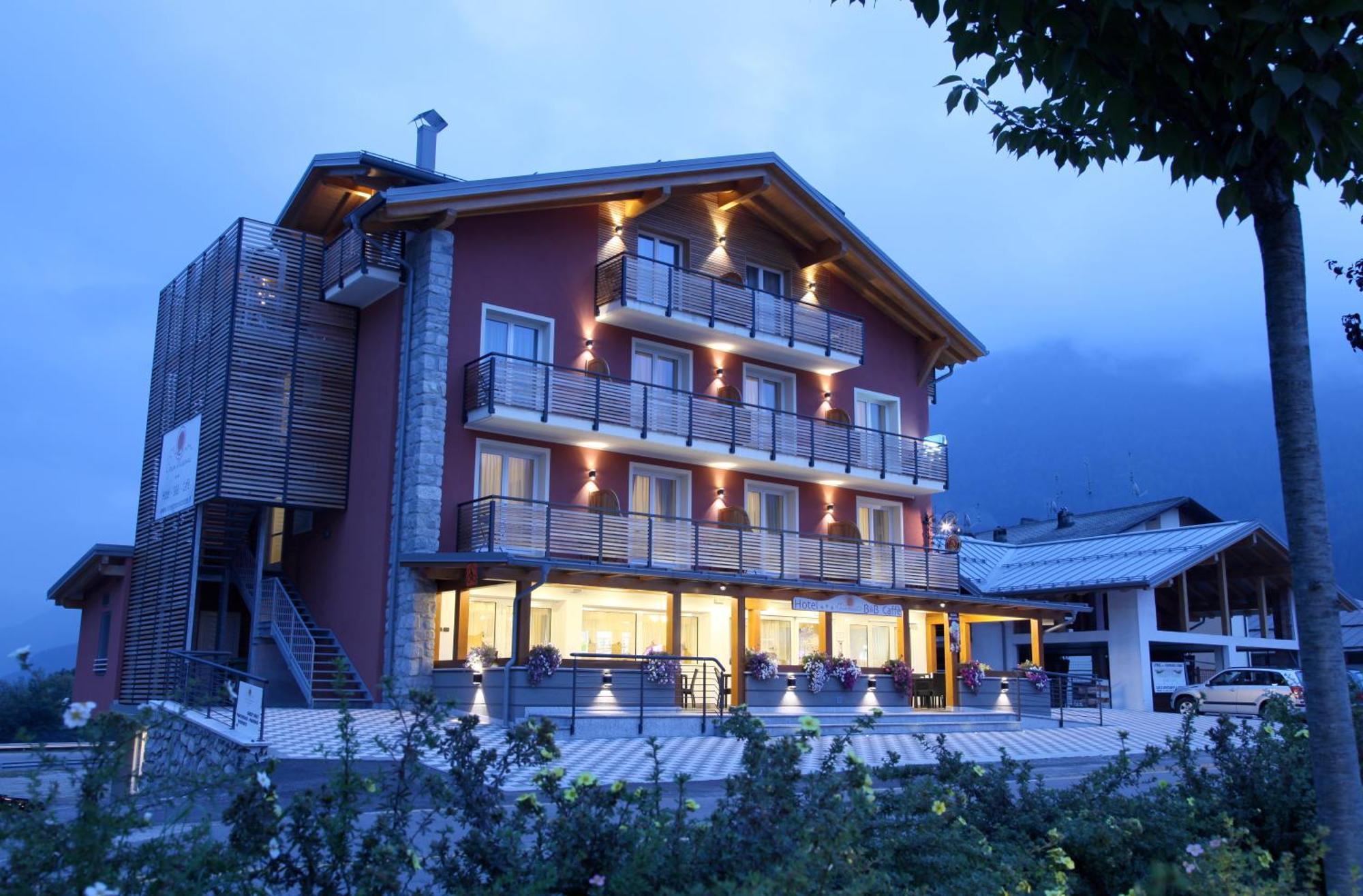 Hotel Gran Vacanze Rooms & Apartments Dimaro Exteriör bild