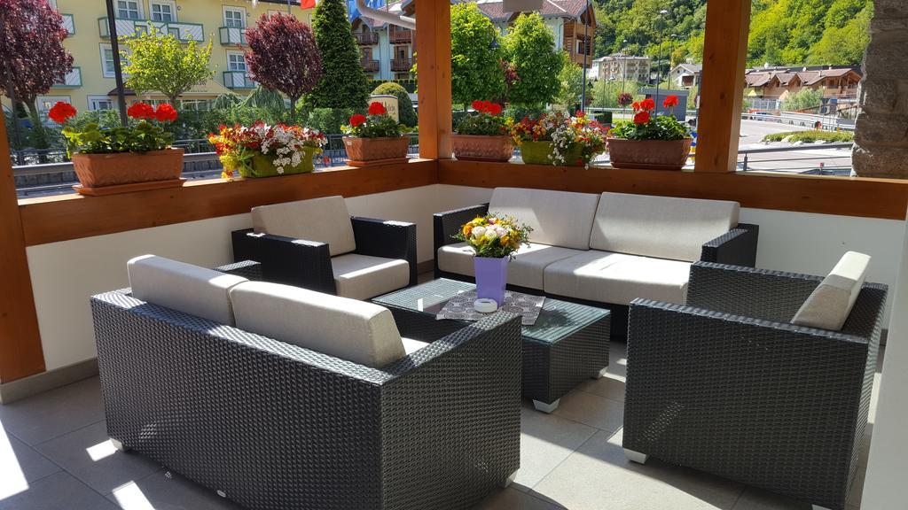 Hotel Gran Vacanze Rooms & Apartments Dimaro Exteriör bild
