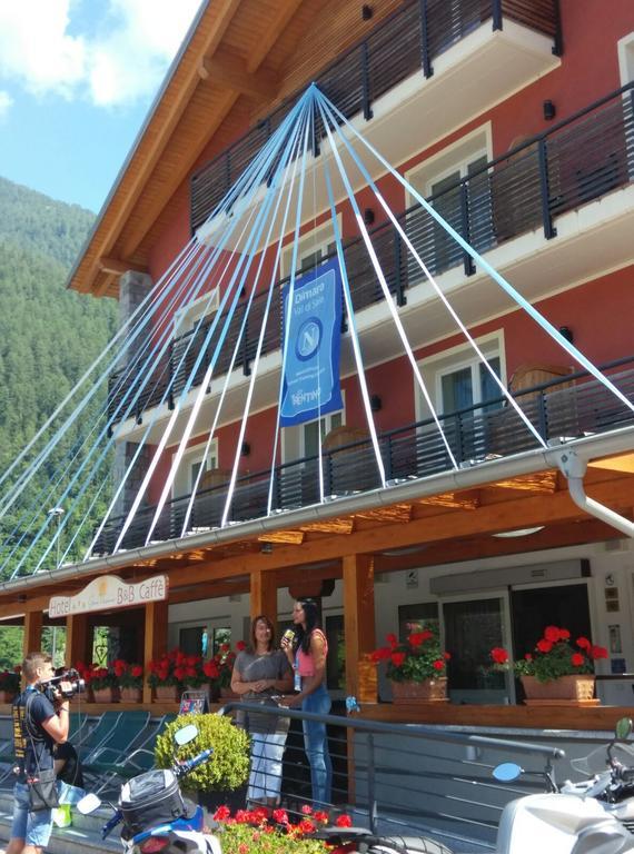 Hotel Gran Vacanze Rooms & Apartments Dimaro Exteriör bild