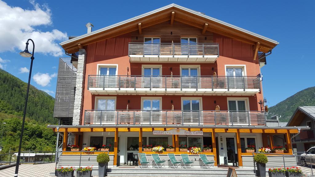 Hotel Gran Vacanze Rooms & Apartments Dimaro Exteriör bild