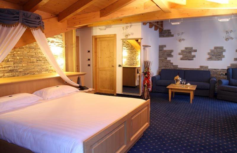 Hotel Gran Vacanze Rooms & Apartments Dimaro Rum bild