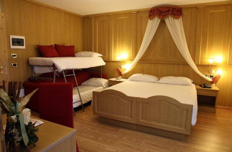 Hotel Gran Vacanze Rooms & Apartments Dimaro Rum bild